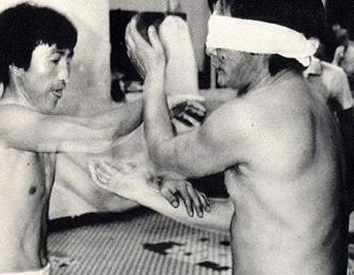 "Kontakt und Kontrolle der Hände“ Klebende Hände Wong Shun Leung CHI SAO